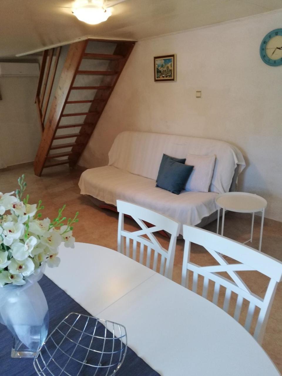Apartment Surdic Valun Eksteriør billede