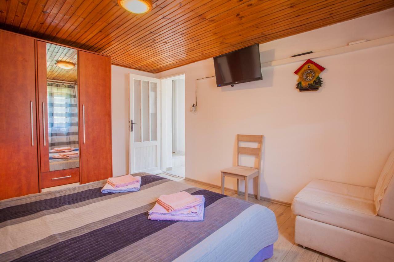 Apartment Surdic Valun Eksteriør billede